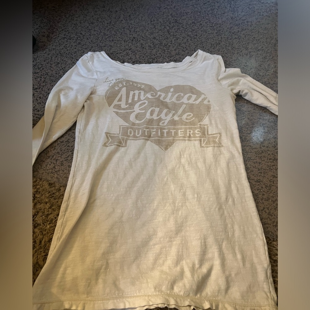 American Eagle size medium three quarter sleeves